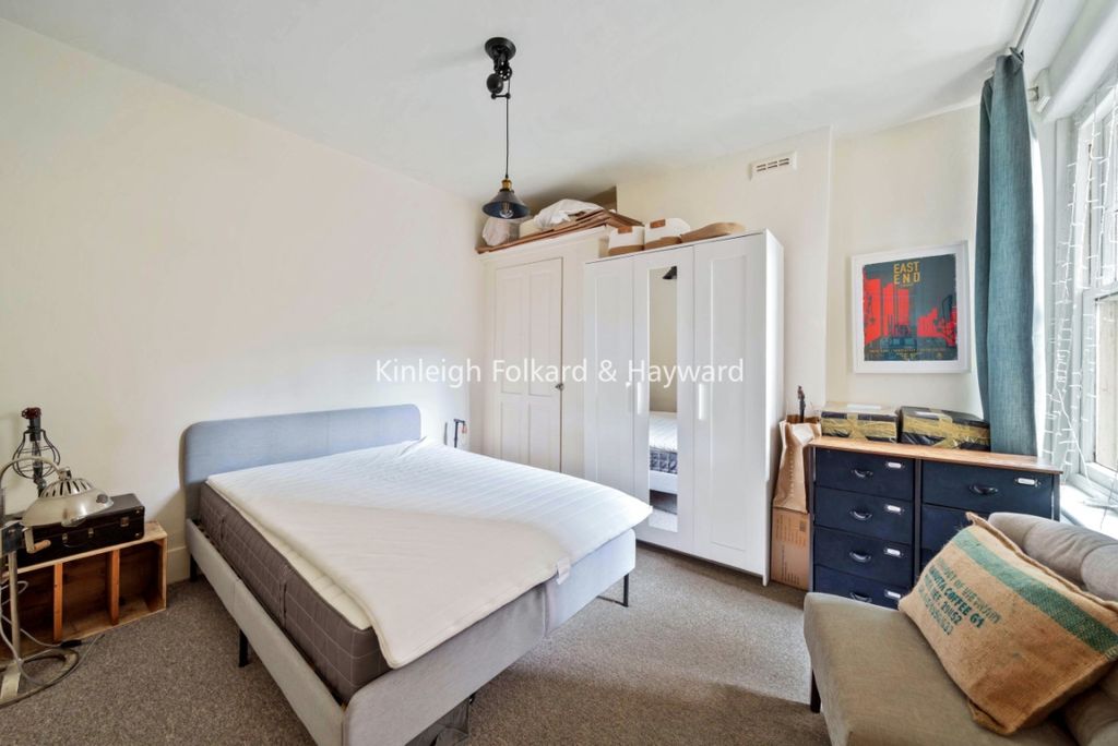Property photo 2 of 8 E05Fa173-0772-476E-B