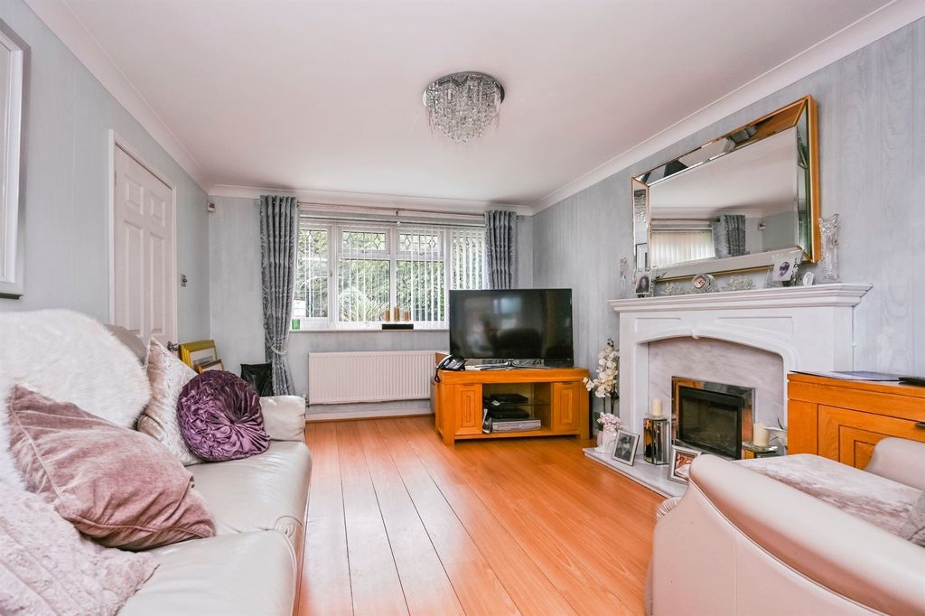 Property photo 2 of 16