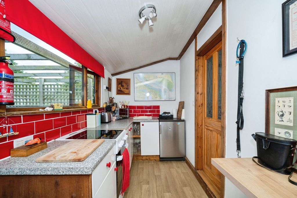 Property photo 2 of 16 Kitchen