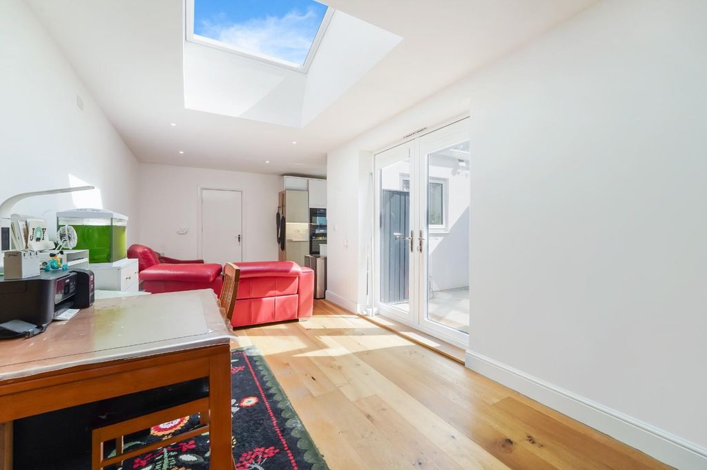 Property photo 3 of 13 Waterhouse Lane