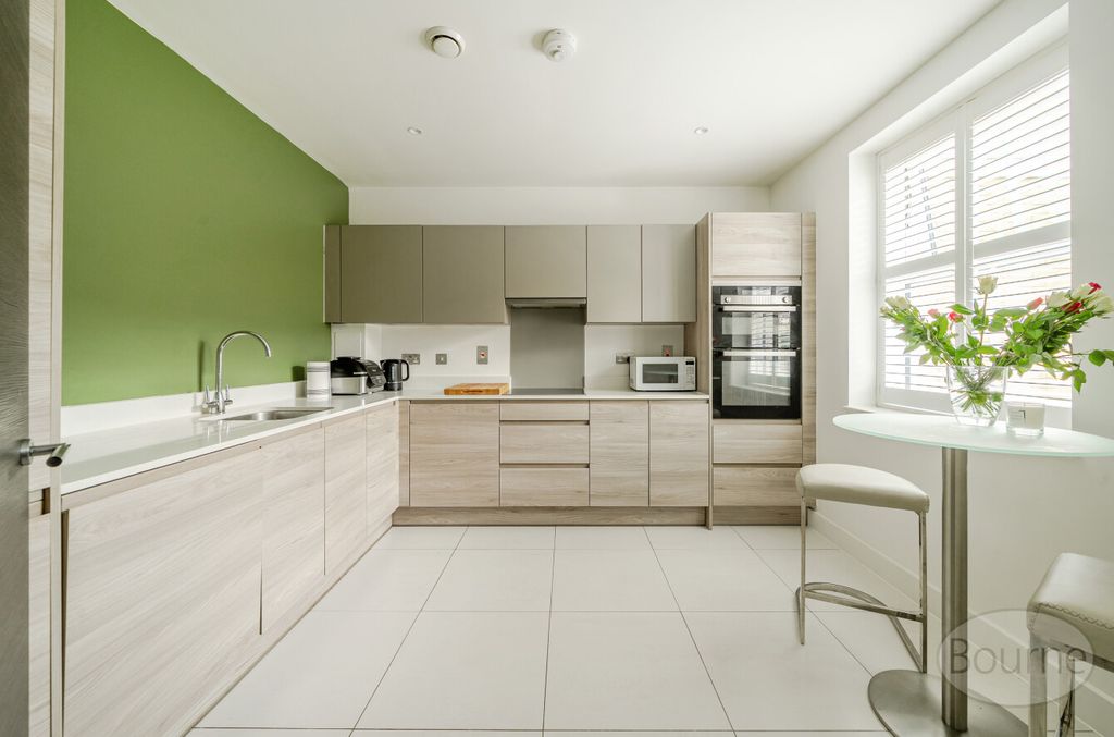 Property photo 2 of 15 Da80A3d8-7E5F-4F8...