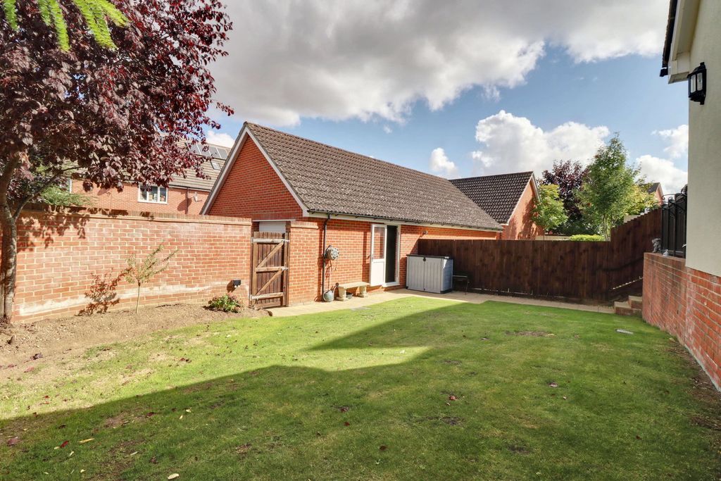 Property photo 3 of 13