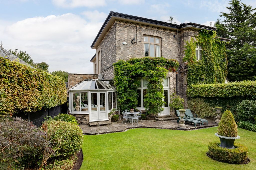 Property photo 1 of 30
