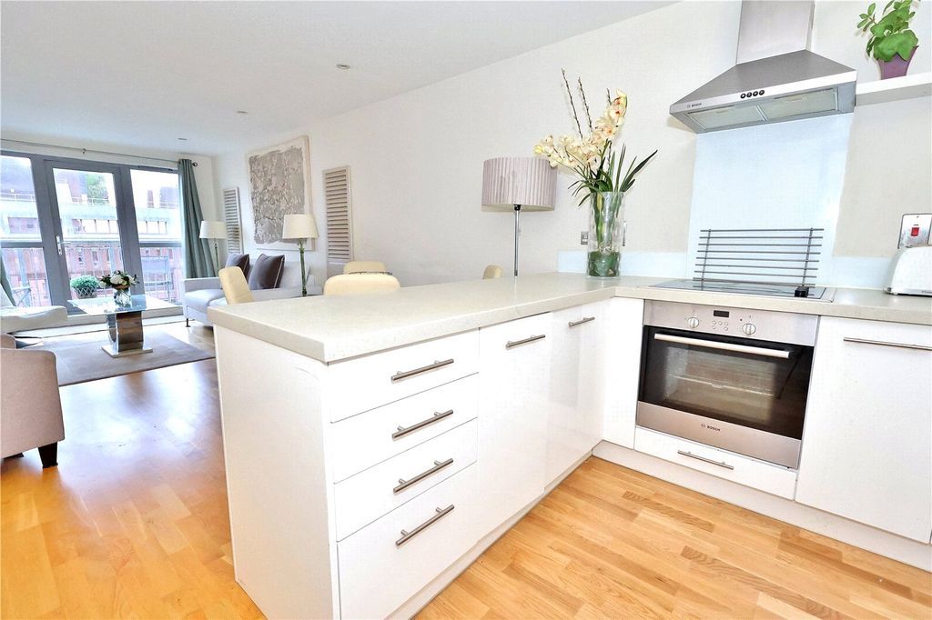 Property photo 3 of 10 Picture No. 11