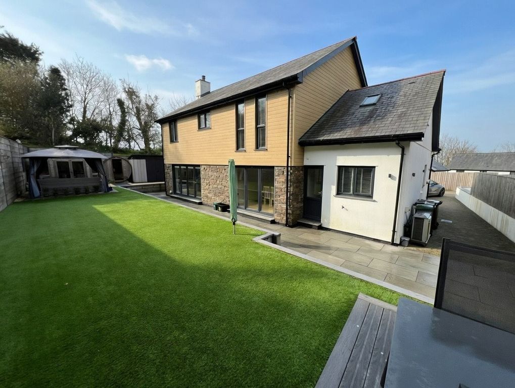 Property photo 2 of 25