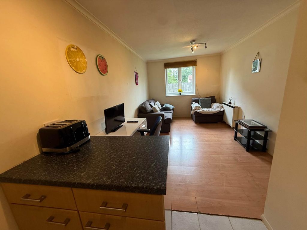 Property photo 3 of 6