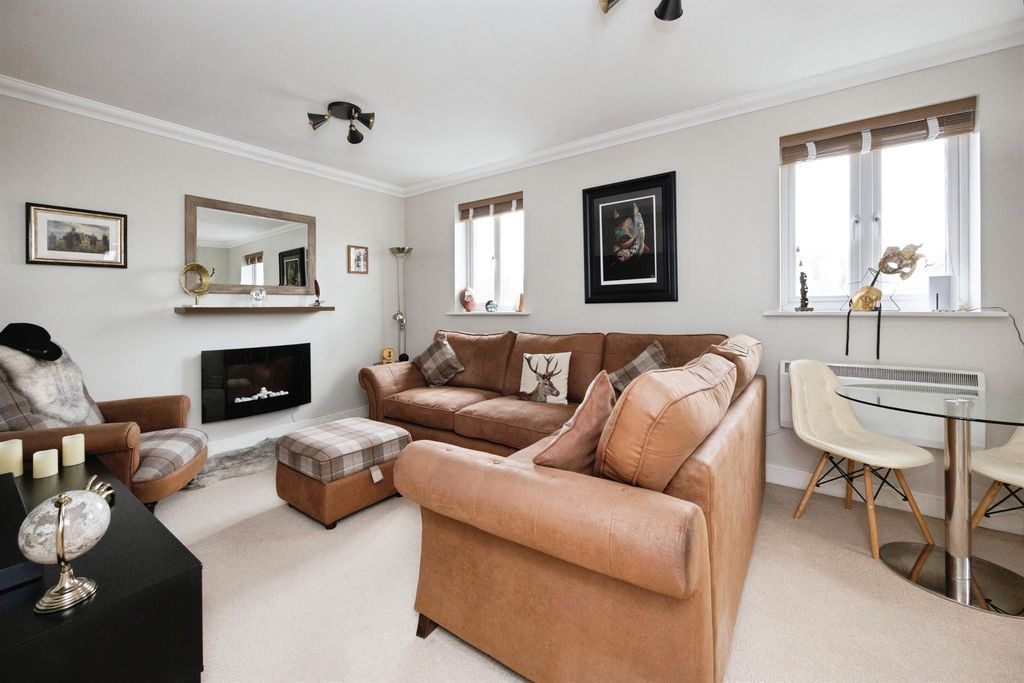 Property photo 2 of 19