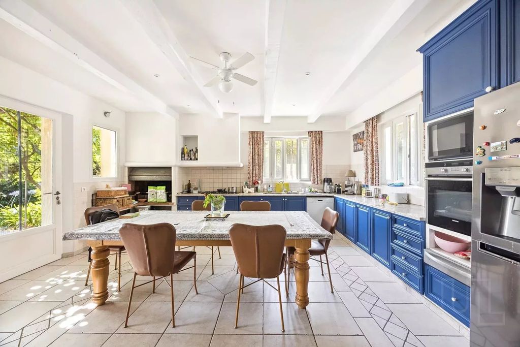 Property photo 3 of 28