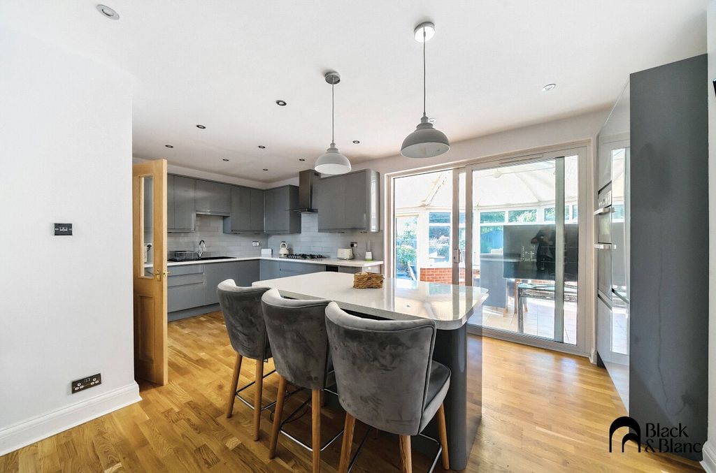 Property photo 2 of 21 Kitchen/Diner