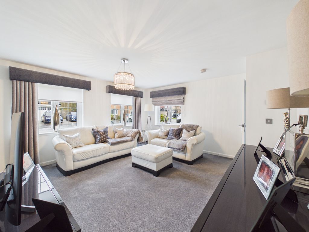 Property photo 3 of 33