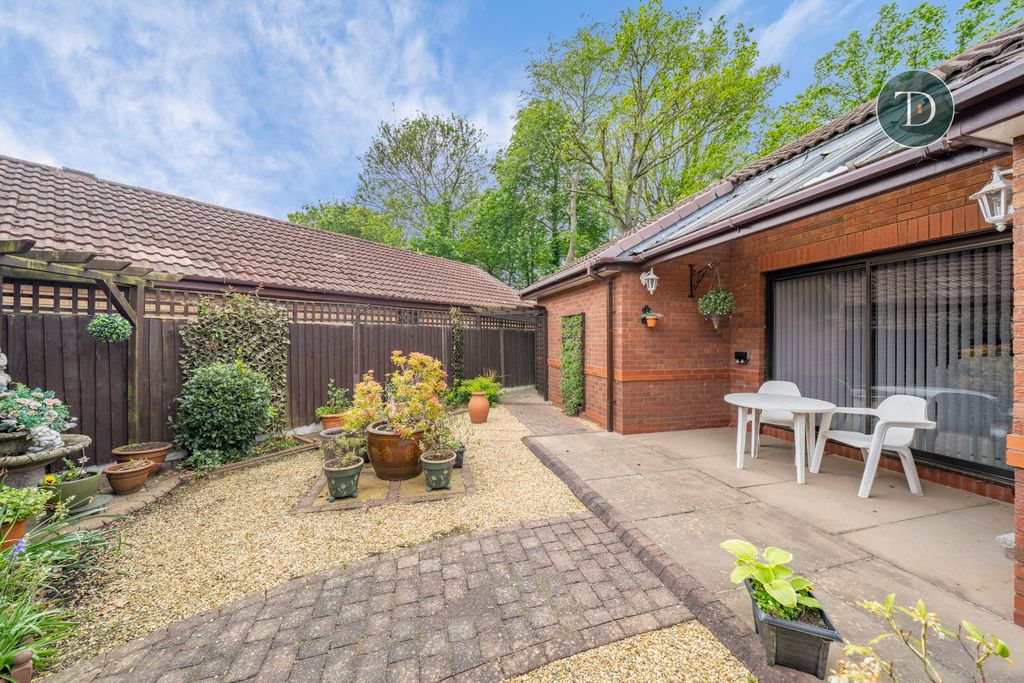 Property photo 2 of 24