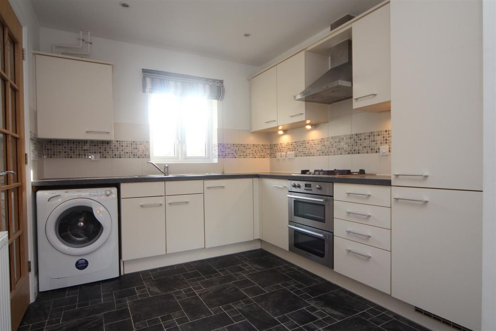 Property photo 3 of 12 Emerald Walk