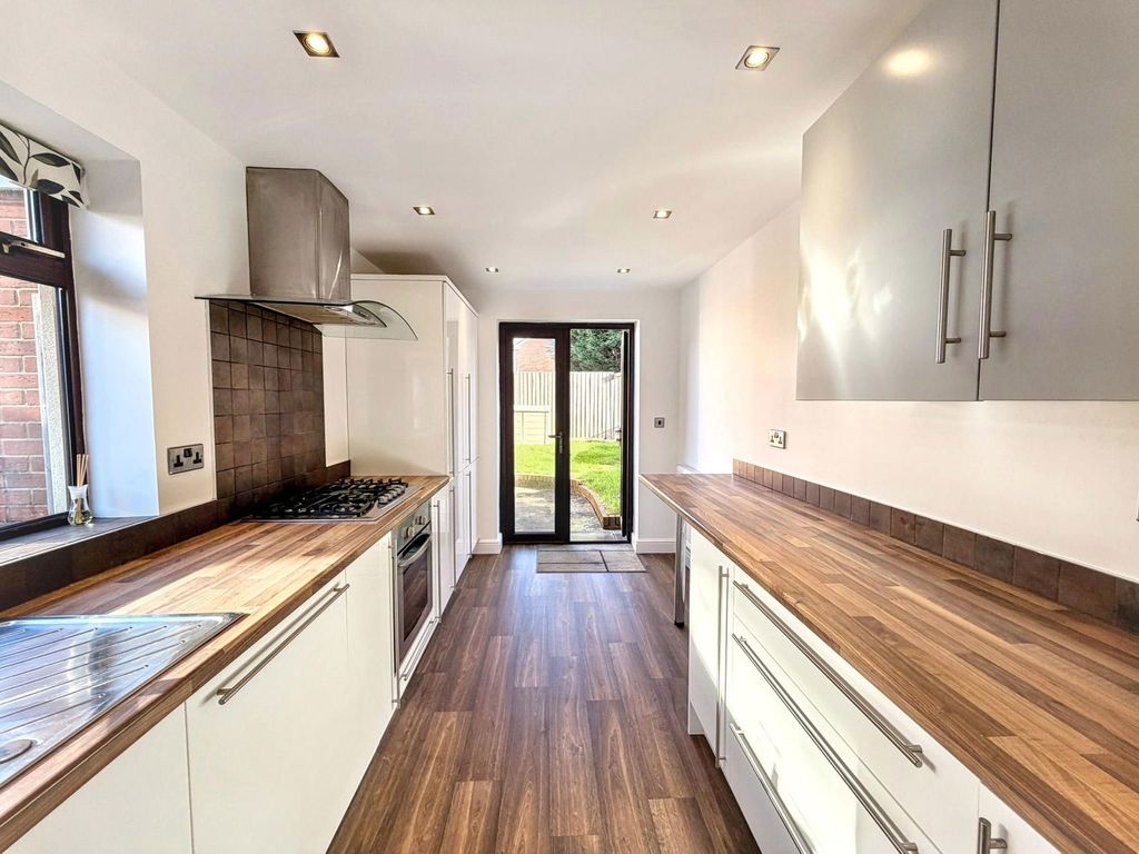 Property photo 2 of 23