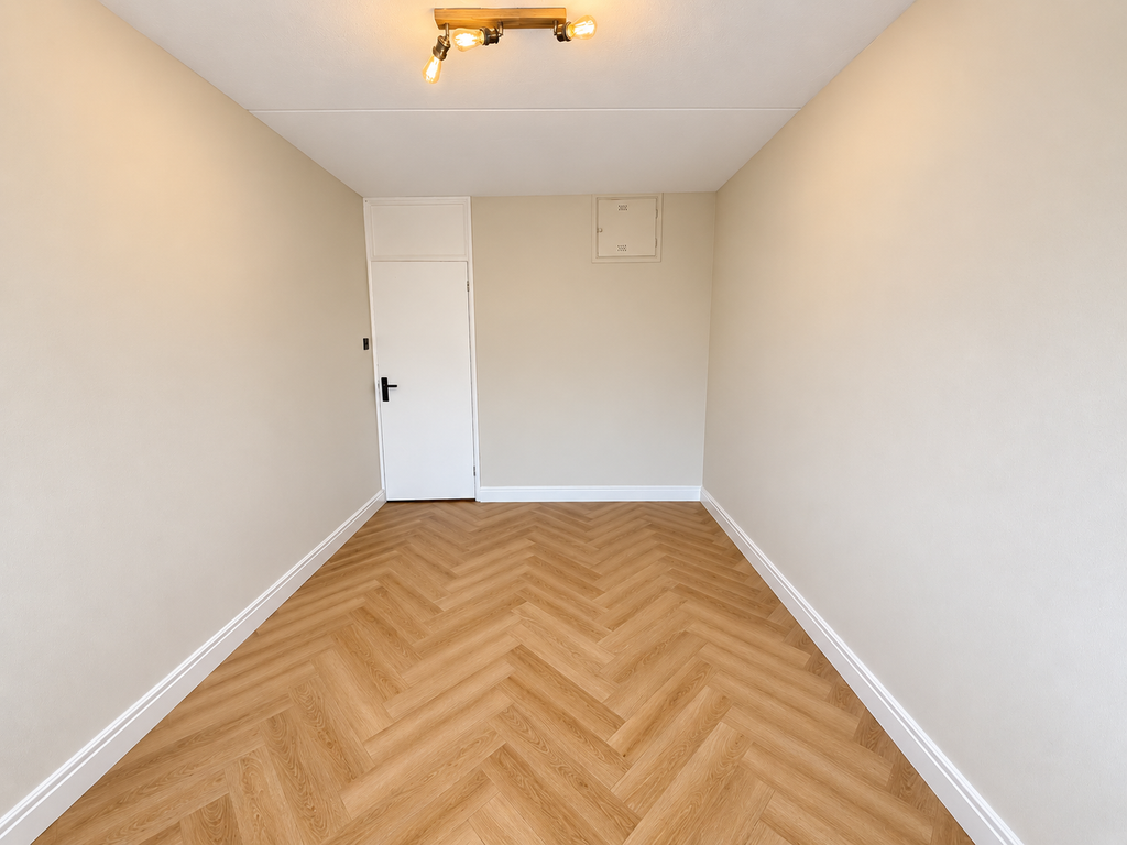Property photo 3 of 10 Living Room