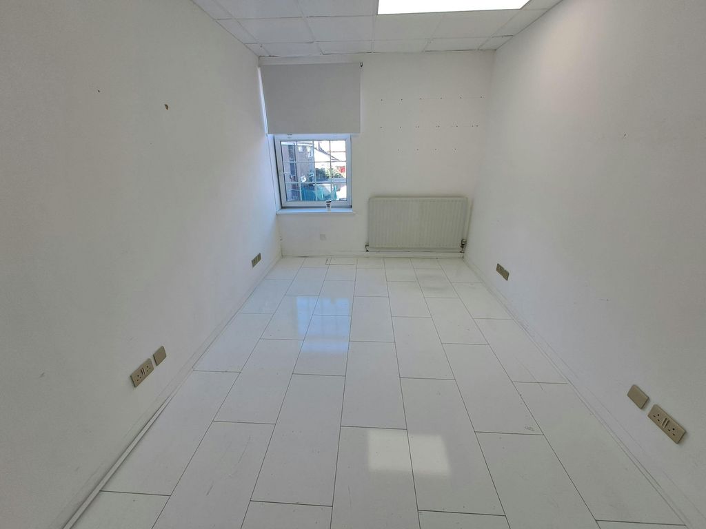 Property photo 3 of 7 1000014034.Jpg