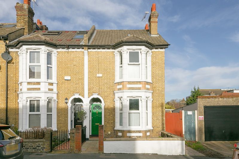 Property photo 1 of 18 External