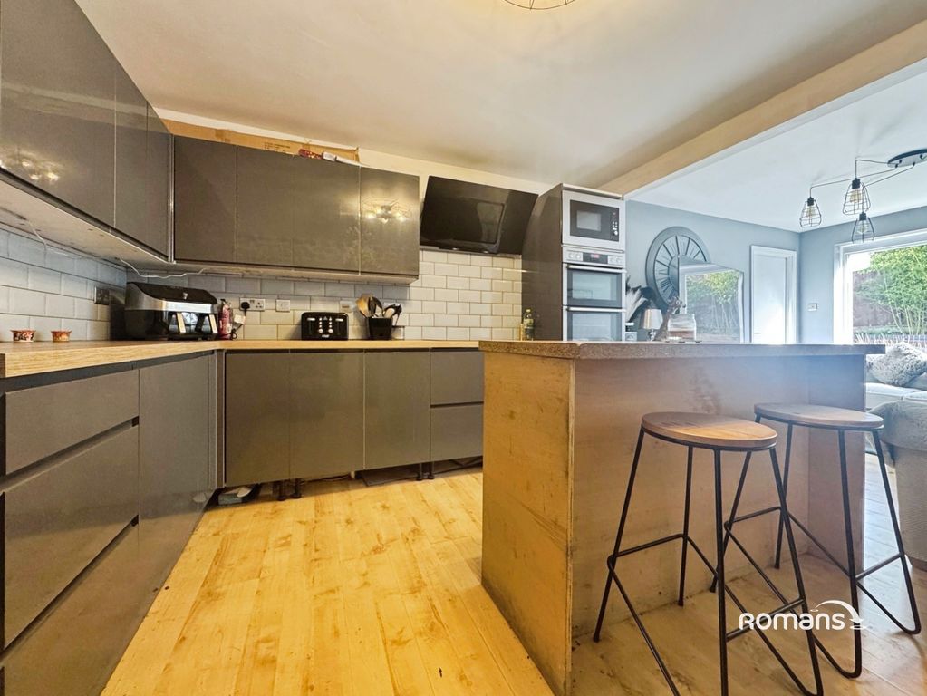 Property photo 3 of 10 Pbox-Img.Jpg