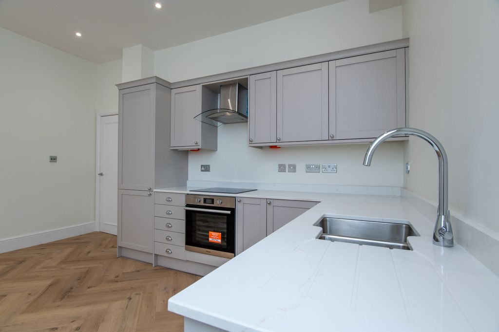 Property photo 3 of 16 003