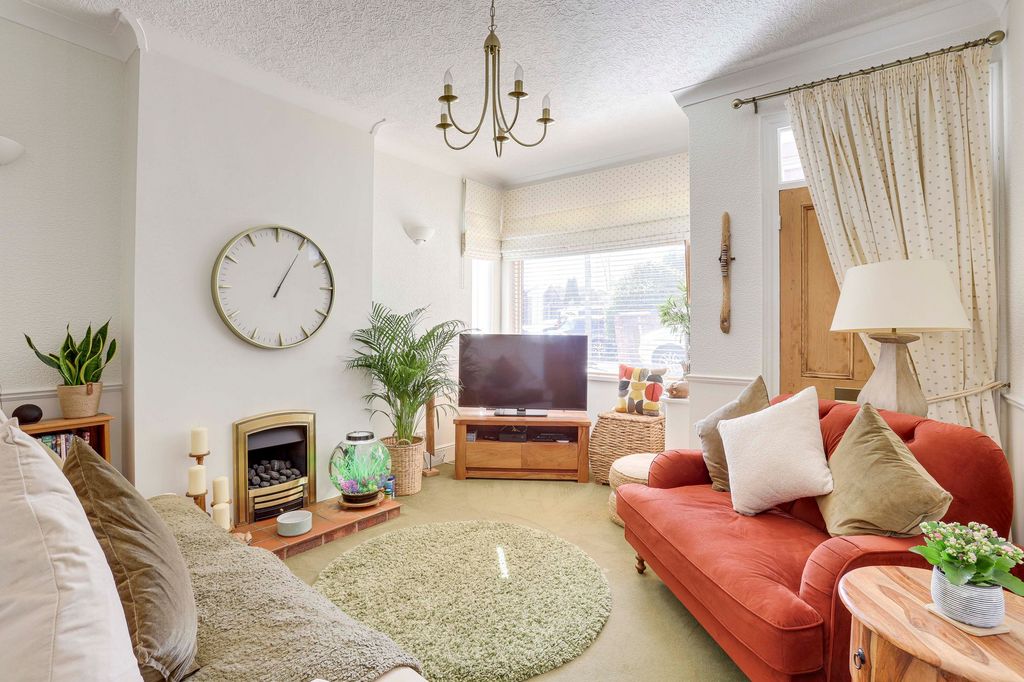 Property photo 2 of 23