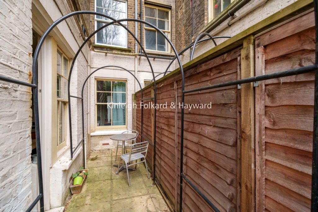 Property photo 3 of 8 Eeecbf4c-A10d-4Cfc-A