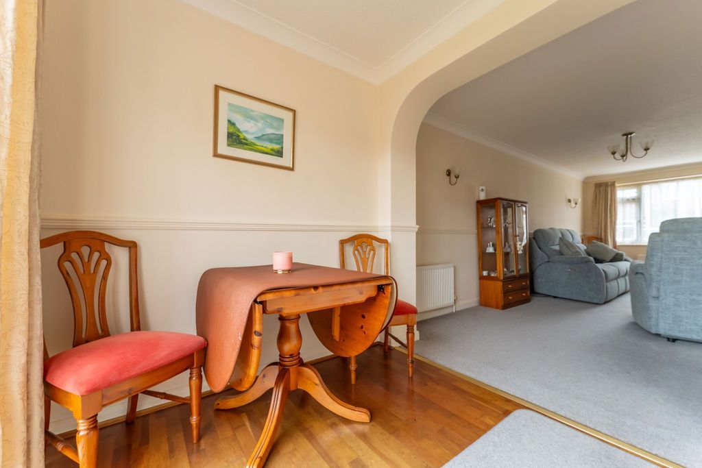 Property photo 3 of 18