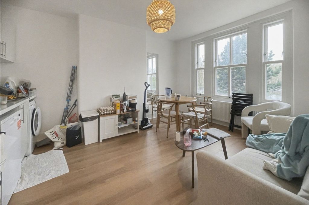 Property photo 2 of 17 53 Waleran Apartments, Old Kent Road, London Se1 5Ux