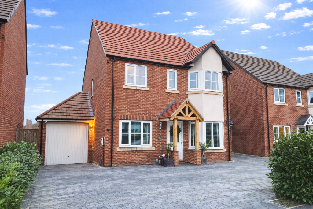 Property photo 1 of 17 Front Aspect