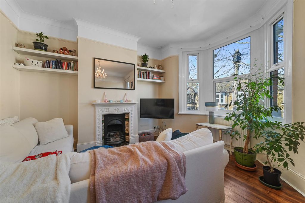 Property photo 2 of 13 Sitting Room