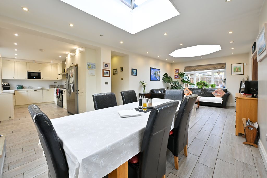 Property photo 2 of 24 Kitchen/Dining