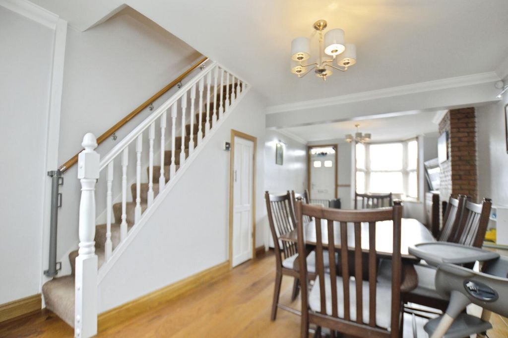 Property photo 3 of 16 Dining Room