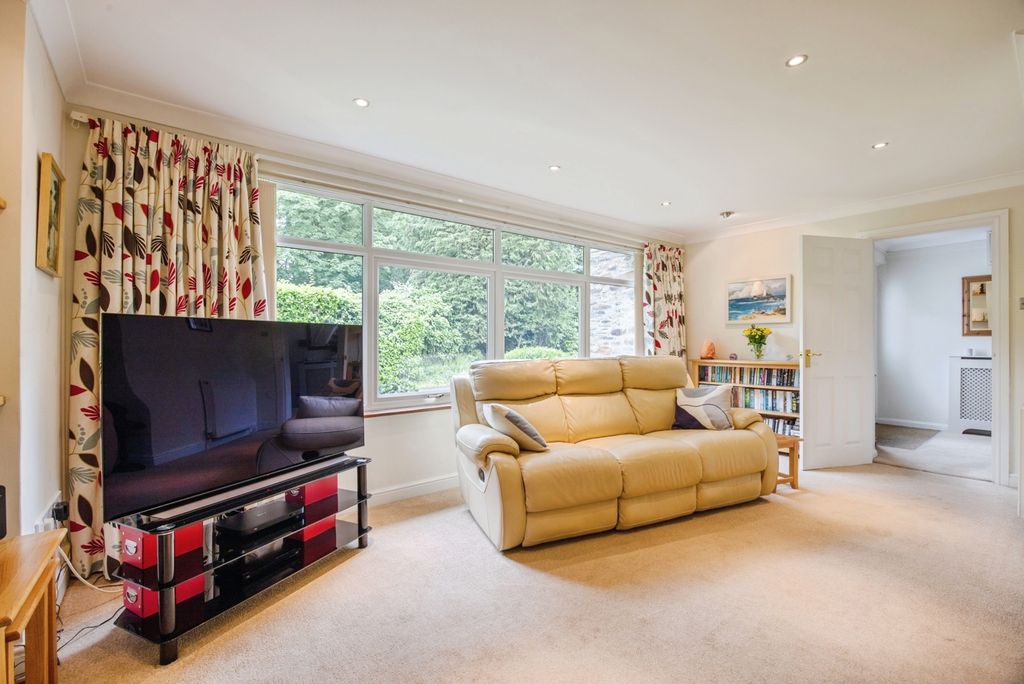 Property photo 3 of 23 Pbox-Img.Jpg