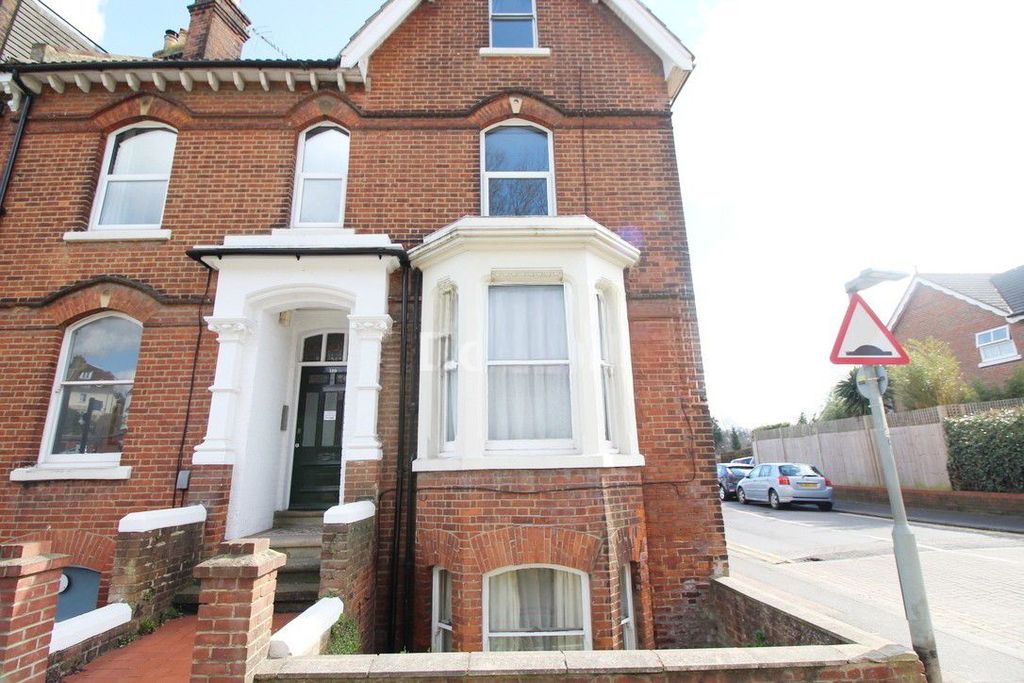Property photo 1 of 6
