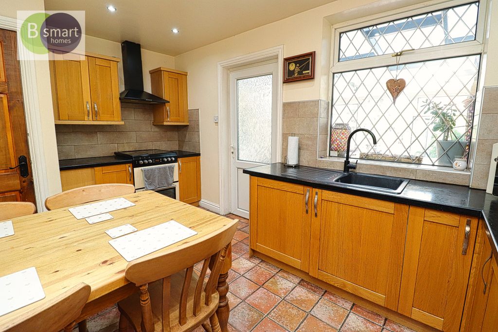 Property photo 3 of 18 Img_4109