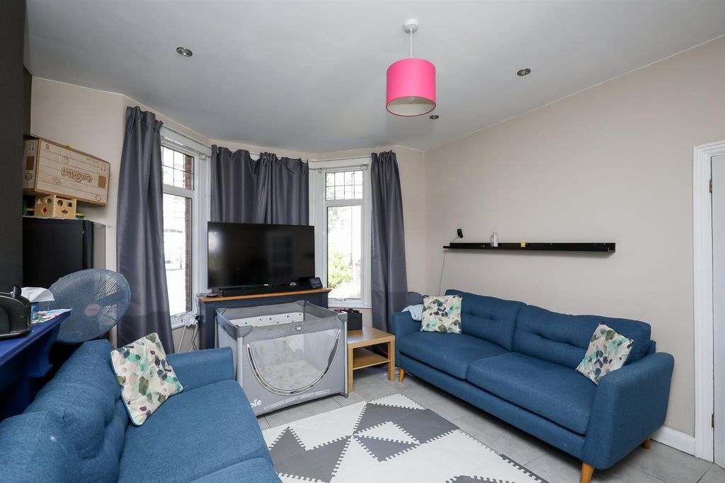 Property photo 3 of 13