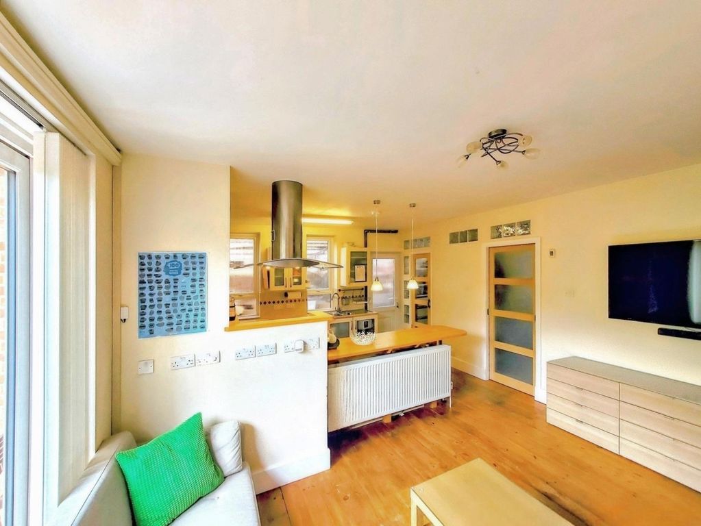 Property photo 3 of 24 Pbox-Img.Jpg