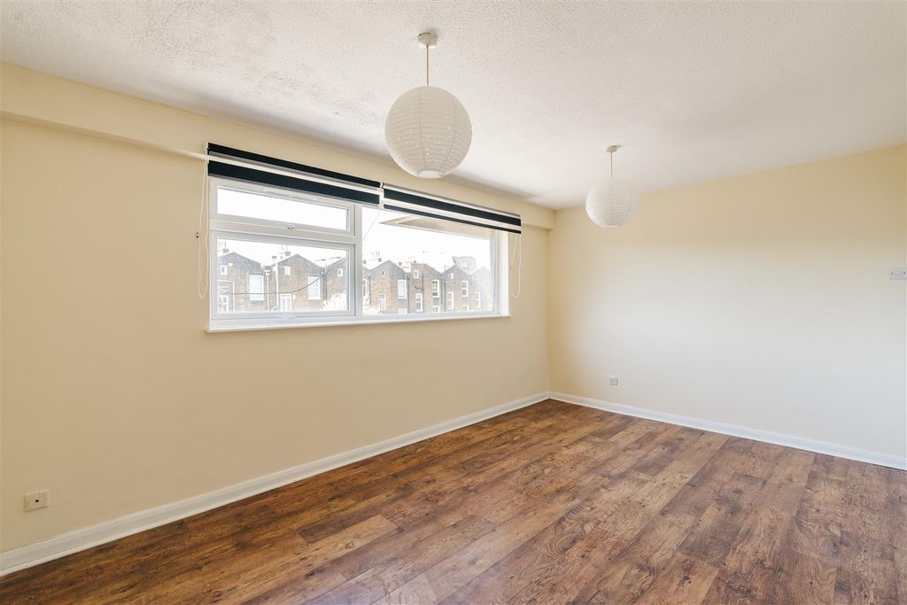 Property photo 2 of 13 Eagle_Court-02.Jpg