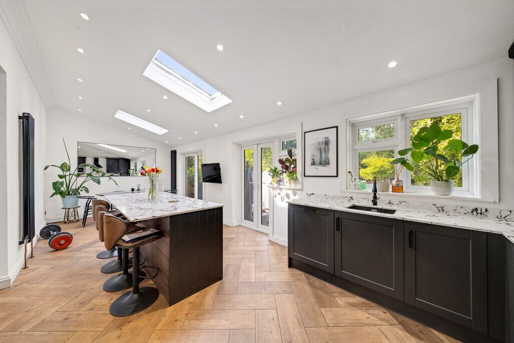 Property photo 3 of 17 Dining