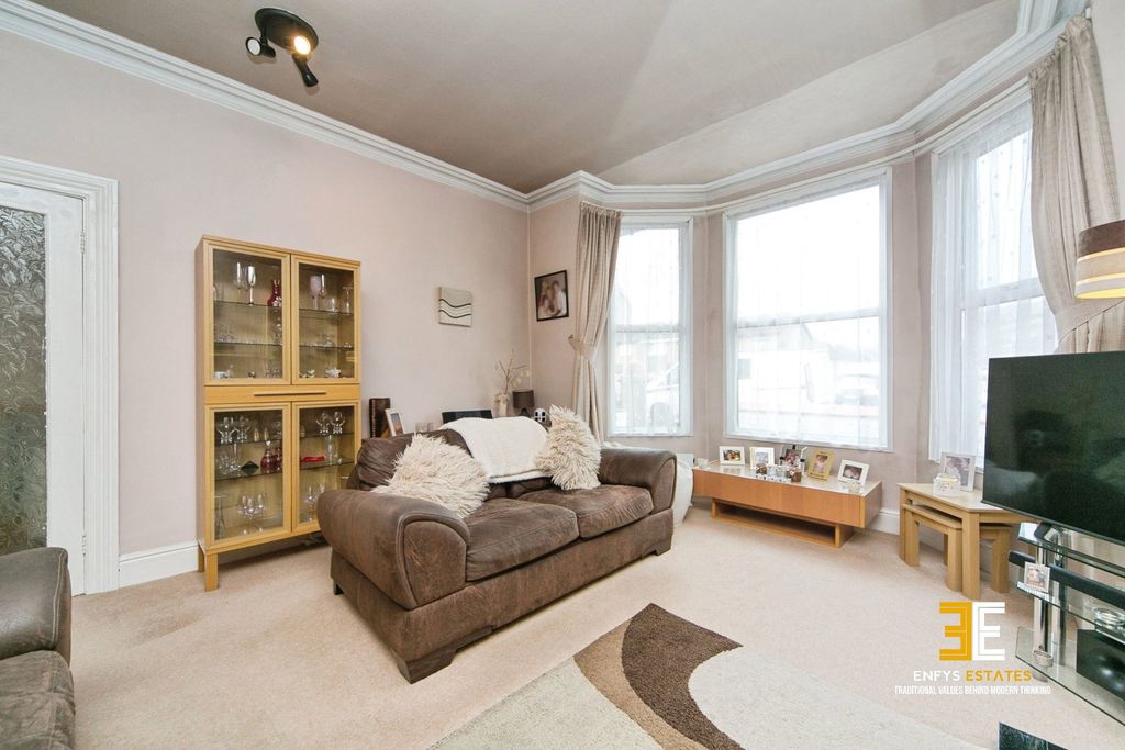 Property photo 3 of 22