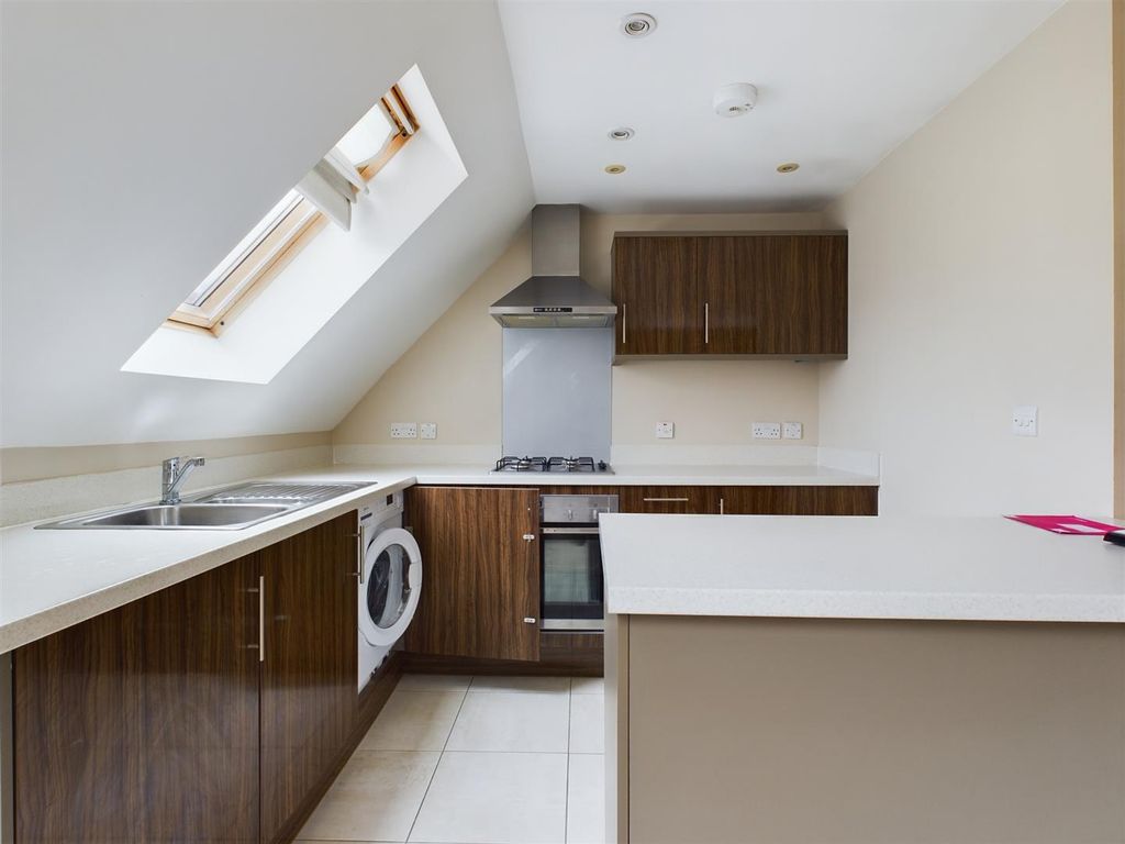 Property photo 3 of 10 Cam02885G0-Pr0263-Still004.Jpg