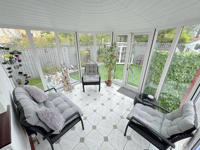 Property photo 3 of 29 Conservatory