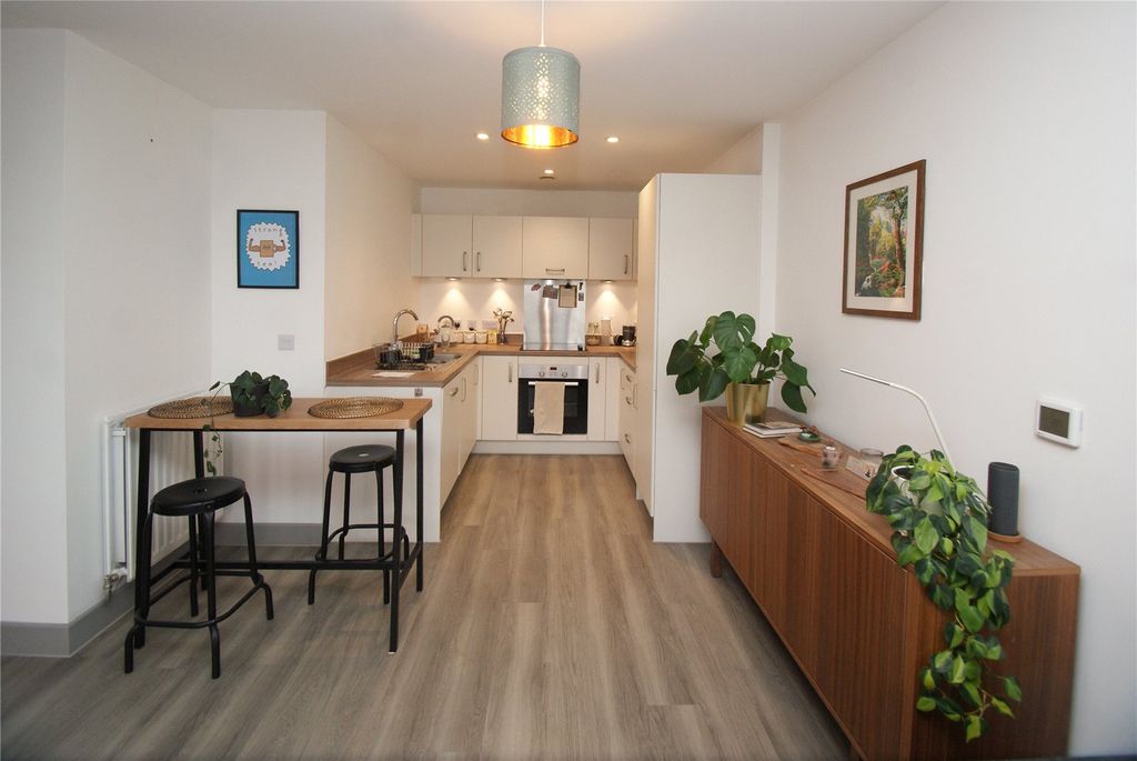 Property photo 3 of 7 Picture No. 11