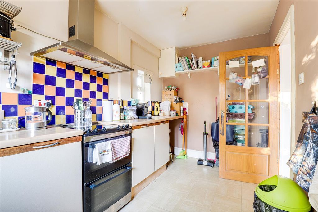 Property photo 3 of 26 Img_9984-Img_9988.Jpg