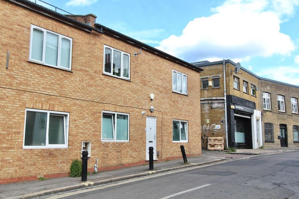 Property photo 1 of 11 Belfast Road, N16