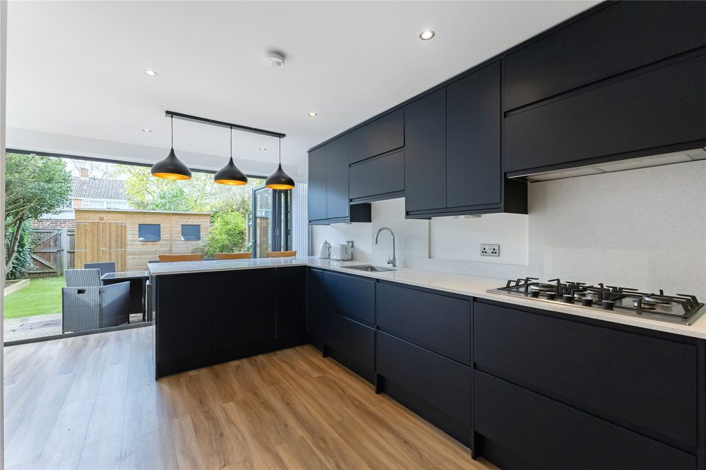 Property photo 3 of 19 Picture No. 12