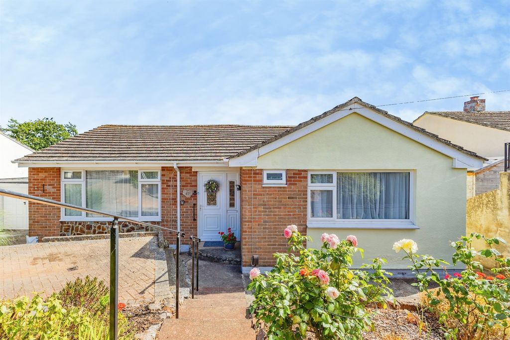 Property photo 1 of 28
