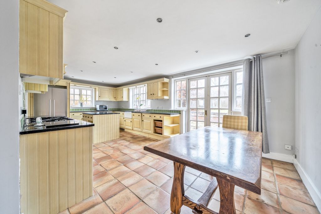 Property photo 3 of 23