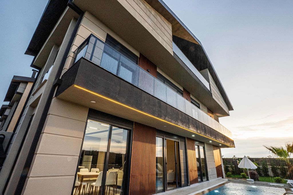 Property photo 1 of 15 Smart Home Villa For Sale Near Golf Courses & The Airport In Belek - A Modern Two-Storey Property