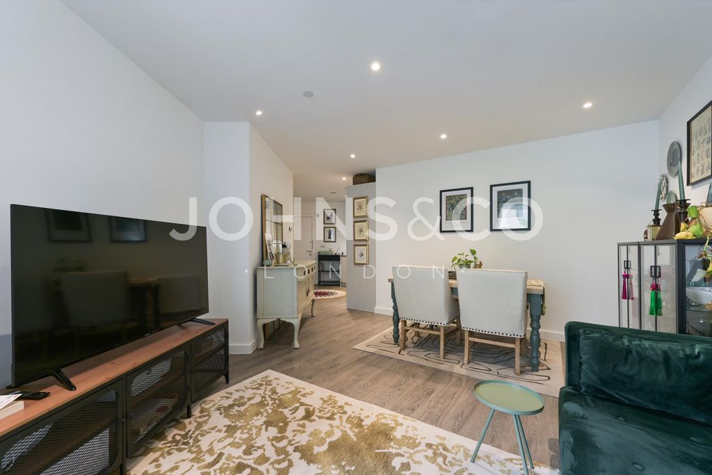 Property photo 3 of 7