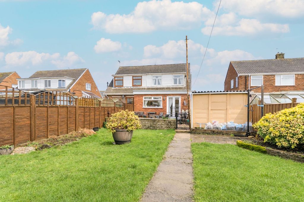 Property photo 2 of 18