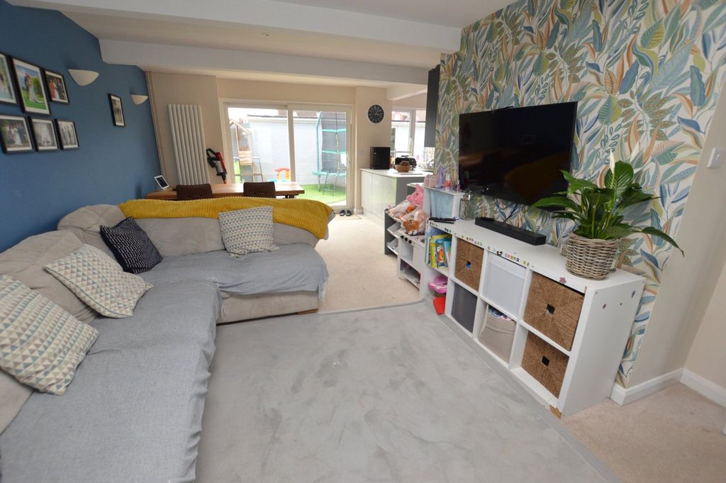 Property photo 2 of 19 Living Room